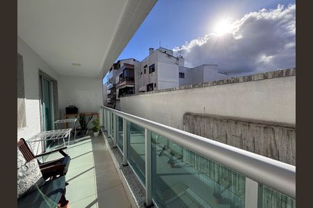 Apartamento à venda com 83m², 3 quartos e 2 vagasVaranda