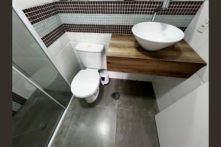 Apartamento à venda com 76m², 3 quartos e 2 vagasBanheiro