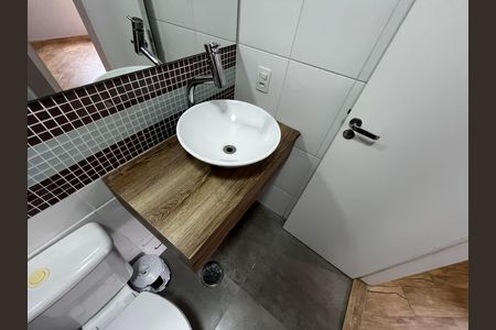 Apartamento à venda com 76m², 3 quartos e 2 vagasBanheiro