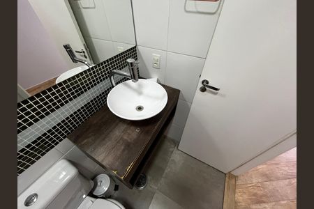 Apartamento à venda com 76m², 3 quartos e 2 vagasBanheiro da Suíte