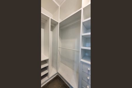 Apartamento para alugar com 79m², 1 quarto e sem vaga Apartamento para alugar com 79m², 1 quarto e sem vagaCloset Suite