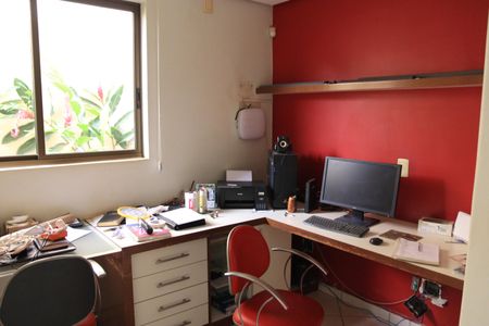 Casa para alugar com 350m², 3 quartos e 3 vagasEscritório