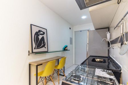 Cozinha de kitnet/studio para alugar com 1 quarto, 32m² em República, São Paulo