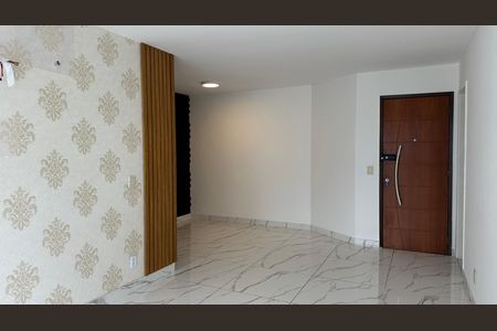 Sala de apartamento para alugar com 3 quartos, 108m² em Barra da Tijuca, Rio de Janeiro