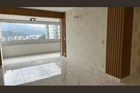 Sala de apartamento para alugar com 3 quartos, 108m² em Barra da Tijuca, Rio de Janeiro