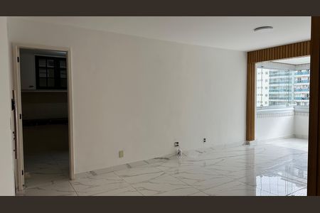 Sala de apartamento para alugar com 3 quartos, 108m² em Barra da Tijuca, Rio de Janeiro