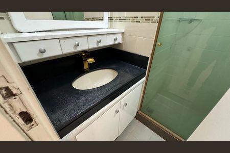 Apartamento para alugar com 108m², 3 quartos e 2 vagas Apartamento para alugar com 108m², 3 quartos e 2 vagasBanheiro social