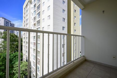Varanda de apartamento para alugar com 2 quartos, 68m² em Parque Reboucas, São Paulo