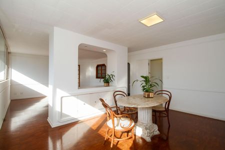 Apartamento para alugar com 170m², 2 quartos e 1 vaga Apartamento para alugar com 170m², 2 quartos e 1 vagaSala de Jantar