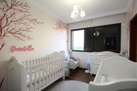 Apartamento à venda com 250m², 4 quartos e 4 vagasSuíte 2