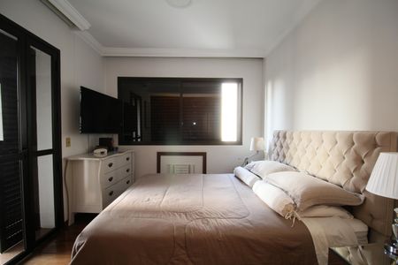 Apartamento à venda com 250m², 4 quartos e 4 vagasSuíte 1