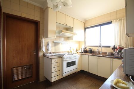 Apartamento à venda com 250m², 4 quartos e 4 vagasCozinha