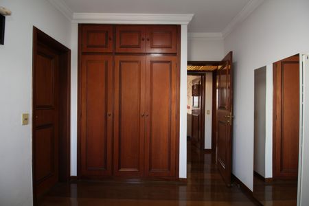 Apartamento à venda com 250m², 4 quartos e 4 vagasSuíte 3