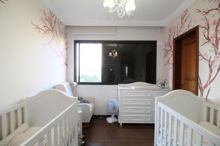 Apartamento à venda com 250m², 4 quartos e 4 vagasSuíte 2