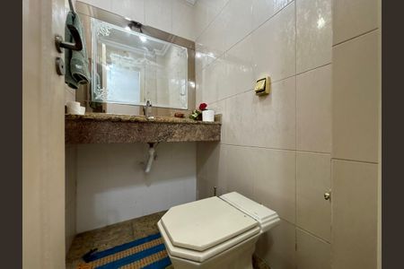 Lavabo  de apartamento para alugar com 4 quartos, 141m² em Copacabana, Rio de Janeiro