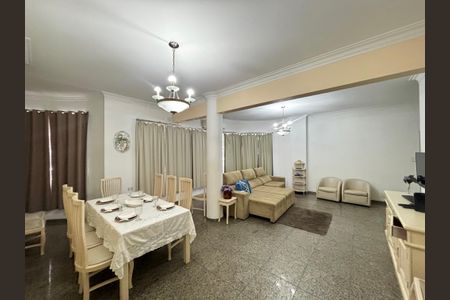 Apartamento para alugar com 141m², 4 quartos e sem vaga Apartamento para alugar com 141m², 4 quartos e sem vagaSala