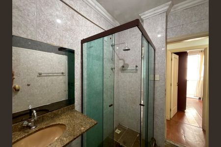 Apartamento para alugar com 141m², 4 quartos e sem vaga Apartamento para alugar com 141m², 4 quartos e sem vagaBanheiro social