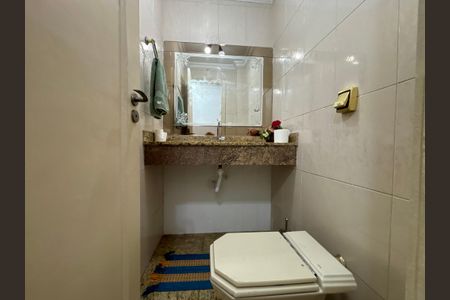 Apartamento para alugar com 141m², 4 quartos e sem vaga Apartamento para alugar com 141m², 4 quartos e sem vagaLavabo