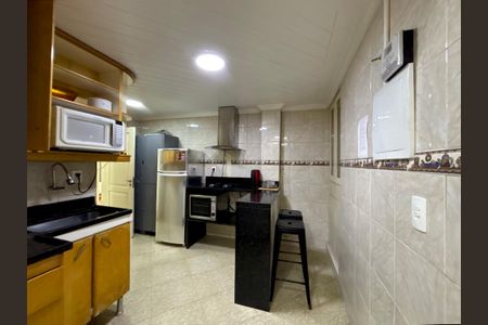 Apartamento para alugar com 141m², 4 quartos e sem vaga Apartamento para alugar com 141m², 4 quartos e sem vagaCozinha