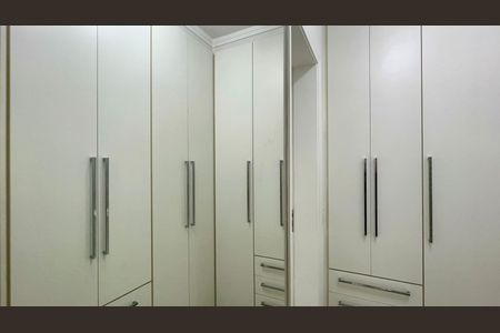 Apartamento para alugar com 89m², 2 quartos e 2 vagas Apartamento para alugar com 89m², 2 quartos e 2 vagasCloset da suíte 1
