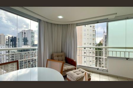 Apartamento para alugar com 89m², 2 quartos e 2 vagas Apartamento para alugar com 89m², 2 quartos e 2 vagasVaranda