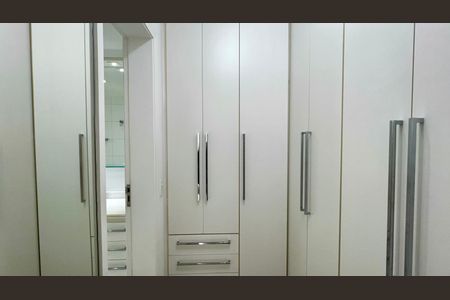 Apartamento para alugar com 89m², 2 quartos e 2 vagas Apartamento para alugar com 89m², 2 quartos e 2 vagasCloset da suíte 1