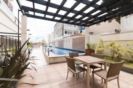 Apartamento para alugar com 73m², 2 quartos e 2 vagas Apartamento para alugar com 73m², 2 quartos e 2 vagasÁrea comum - Piscina