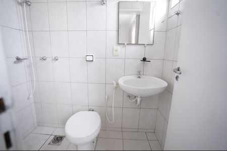 Studio para alugar com 30m², 1 quarto e sem vaga Studio para alugar com 30m², 1 quarto e sem vagaBanheiro social