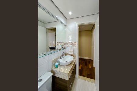 Apartamento à venda com 97m², 3 quartos e 2 vagas Apartamento à venda com 97m², 3 quartos e 2 vagasBanheiro social