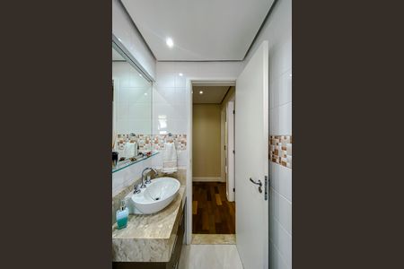 Apartamento à venda com 97m², 3 quartos e 2 vagas Apartamento à venda com 97m², 3 quartos e 2 vagasBanheiro social