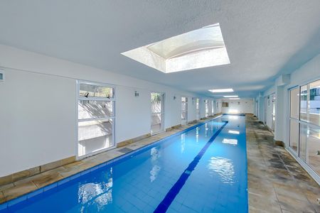 Apartamento à venda com 97m², 3 quartos e 2 vagas Apartamento à venda com 97m², 3 quartos e 2 vagasÁrea comum - Piscina