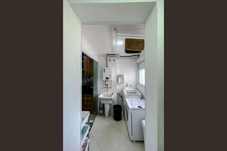 Apartamento à venda com 97m², 3 quartos e 2 vagas Apartamento à venda com 97m², 3 quartos e 2 vagasQuarto de Serviço