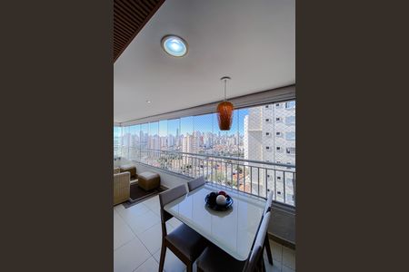 Apartamento à venda com 97m², 3 quartos e 2 vagas Apartamento à venda com 97m², 3 quartos e 2 vagasVaranda da Sala