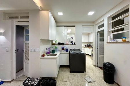Apartamento à venda com 200m², 4 quartos e 1 vaga Apartamento à venda com 200m², 4 quartos e 1 vagaÁrea de Serviço