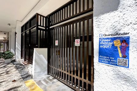 Apartamento à venda com 200m², 4 quartos e 1 vaga Apartamento à venda com 200m², 4 quartos e 1 vagaPlaquinha instalada