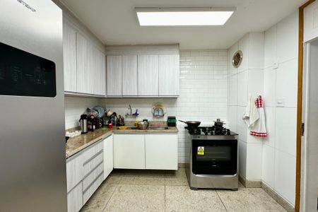 Apartamento à venda com 200m², 4 quartos e 1 vaga Apartamento à venda com 200m², 4 quartos e 1 vagaCozinha