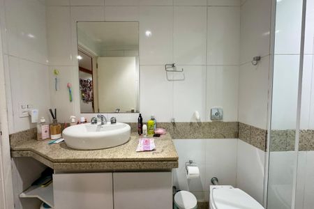 Apartamento à venda com 200m², 4 quartos e 1 vaga Apartamento à venda com 200m², 4 quartos e 1 vagaQuarto 4 - Suíte Banheiro