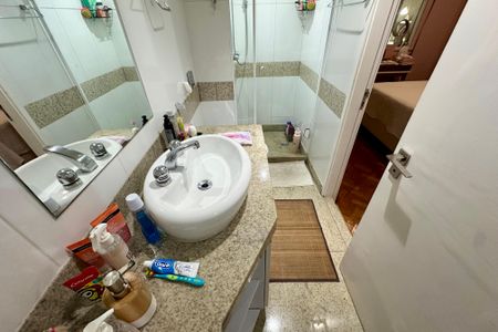Apartamento à venda com 200m², 4 quartos e 1 vaga Apartamento à venda com 200m², 4 quartos e 1 vagaBanheiro