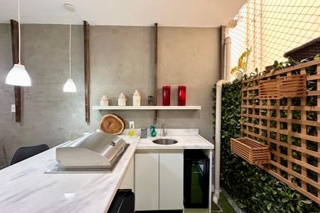 Apartamento à venda com 200m², 4 quartos e 1 vaga Apartamento à venda com 200m², 4 quartos e 1 vagaÁrea interna