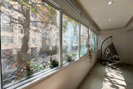 Apartamento à venda com 200m², 4 quartos e 1 vaga Apartamento à venda com 200m², 4 quartos e 1 vagaSala