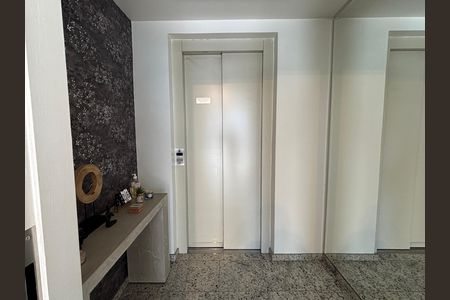 Apartamento à venda com 105m², 3 quartos e 2 vagas Apartamento à venda com 105m², 3 quartos e 2 vagashall privativo