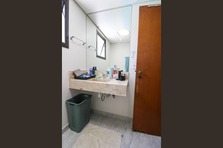 Apartamento à venda com 147m², 4 quartos e 2 vagasBanheiro