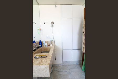 Apartamento à venda com 147m², 4 quartos e 2 vagasBanheiro da Suíte