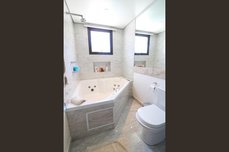 Apartamento à venda com 147m², 4 quartos e 2 vagasBanheiro da Suíte