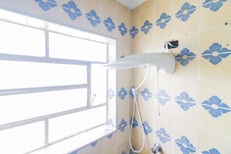 Casa para alugar com 220m², 5 quartos e 2 vagasBanheiro Social