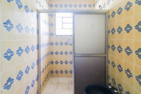 Casa para alugar com 220m², 5 quartos e 2 vagasBanheiro Social
