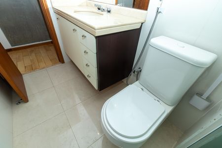 Apartamento para alugar com 92m², 2 quartos e 2 vagas Apartamento para alugar com 92m², 2 quartos e 2 vagasBanheiro social