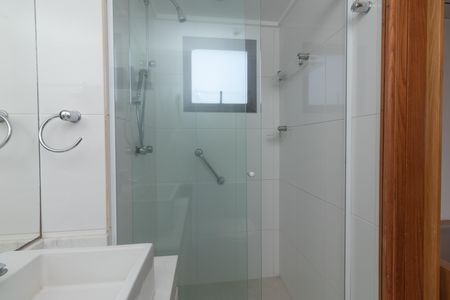 Apartamento para alugar com 92m², 2 quartos e 2 vagas Apartamento para alugar com 92m², 2 quartos e 2 vagasBanheiro da Suíte