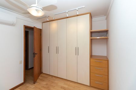 Apartamento para alugar com 92m², 2 quartos e 2 vagas Apartamento para alugar com 92m², 2 quartos e 2 vagasQuarto