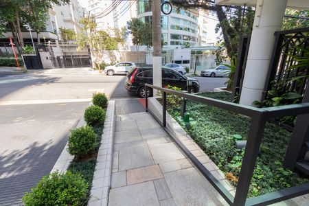 Apartamento para alugar com 92m², 2 quartos e 2 vagas Apartamento para alugar com 92m², 2 quartos e 2 vagasÁrea comum - Rampa de Acesso